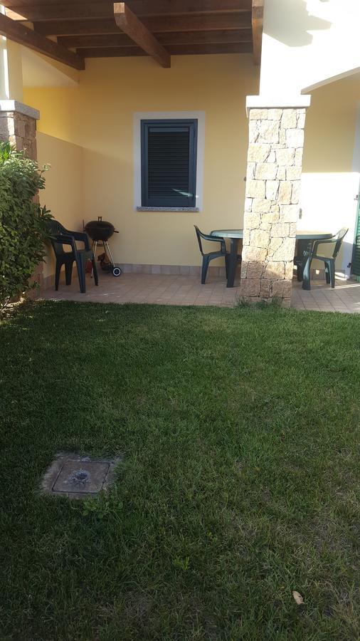 Residence con piscina Baia delle Mimose Badesi Exterior foto